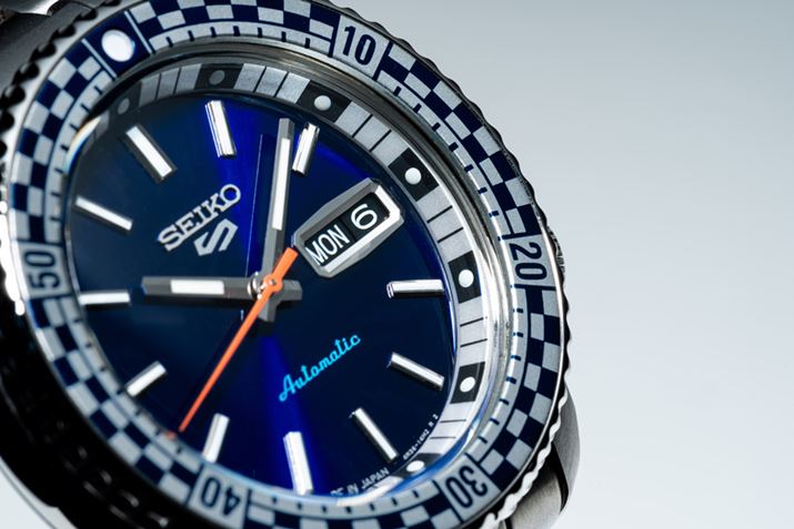 uSBSA243vł́AtW̖ڐoCJ[őBu[ɃIW̕bjۗĂ܂