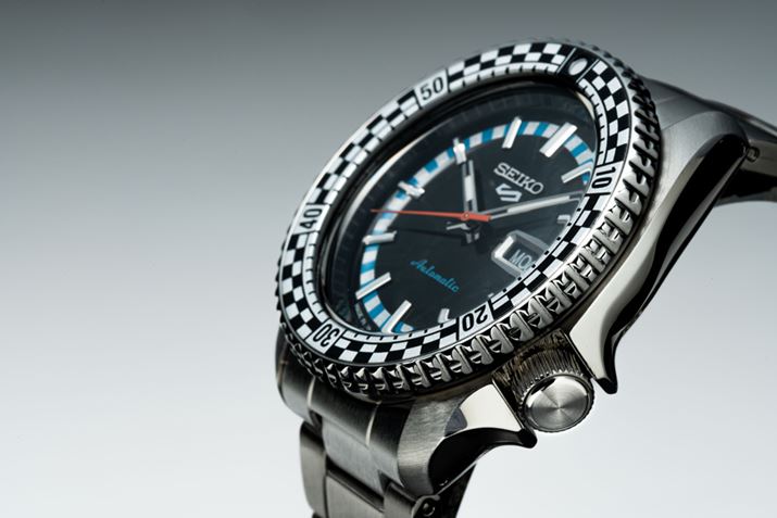 ̃XJCu[×zCgɂA|bvɎdオuSBSA245vBx[[bg`FbJ[tbOC[W܂