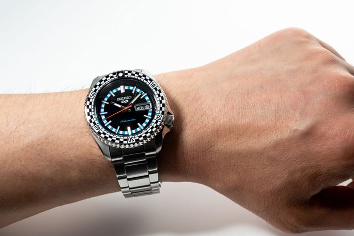 ǂfUCɎv܂A炱tbĝfɃJbR悭f܂Bʐ^́uSBSA245v