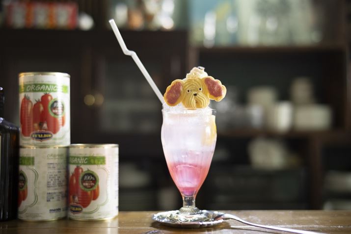 IVȃJtFo[ŃIVJRNbL[t̃N[\[_EOS R8ANOKTON 40mm F1.2 AsphericalAF1.8A1/60bAISO1600A+0.3EVAsN`[X^CFX^_[hAzCgoXFI[gARAW