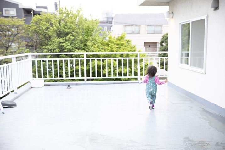 Ƃ͂AÂqMFłƂ炦͎̂̋ƁccEOS R8ANOKTON 40mm F1.2 AsphericalAF2.8A1/60bAISO800A+2.0EVAsN`[X^CFX^_[hAzCgoXFI[gARAW