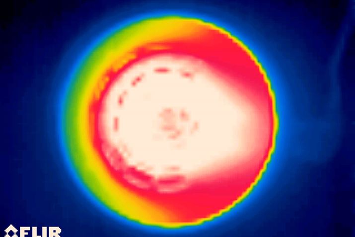 v[g̉xm߂邽߂ɃT[OtB[JŎBeĂ݂ƁAቷ][́u`[YGAvłxႢłȂA][ɉx܂Buv[gGAvɂuēGAv̂قB񂪂ĂƂlƁẢxz͔[ł