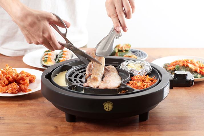 uO}CX^[ṽTCY345ij×340isj×90ijmmƁArIRpNgBЂƂ炵̉Ƃɂ邻قǑ傫ȂɒuĂAT`iALpAX[vA^ȂǁA낢ȏ⏬Mׂł傤