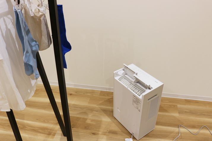 GREnCubhuF-YEX120BṽTCY370ij×225isj×583ijmmBnCubh̃ptfuF-YHX200BvƓlɍEňقȂXs[hŃXCOA󕨂Ɛ󕨂̊Ԃɕ͂ucC[o[v𓋍ځBߗފ̎ԁiڈj͕W[h90ł