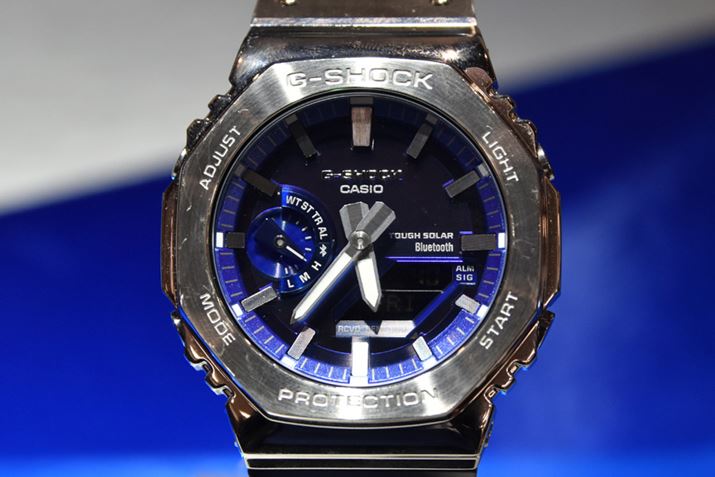 XeX̃x[͗̓Iɐ`BVʂwACAΖʂ~[ŔdグĂ