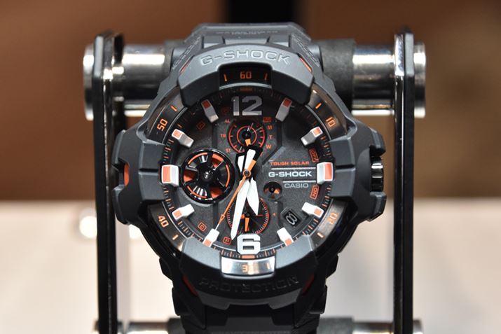 9̃fBXNjɂ̓fARC[^[̗pBj̓@\ǋĂقAA[ON/OFF@\XgbvEHb`Ȃǂ̉]\Aobe[CWP[^[ƂĂ̖SĂ