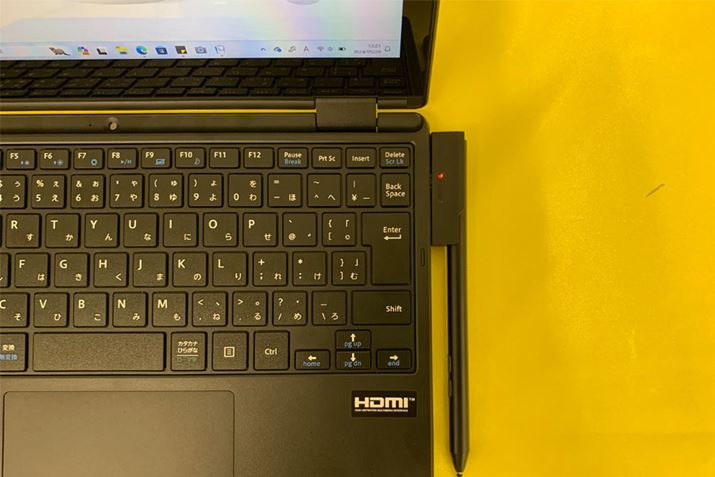 uUSB Type-C[dX^CXyv͕t̃A_v^[Ŗ{̉Ɏ[\B̏Ԃŏ[dł܂