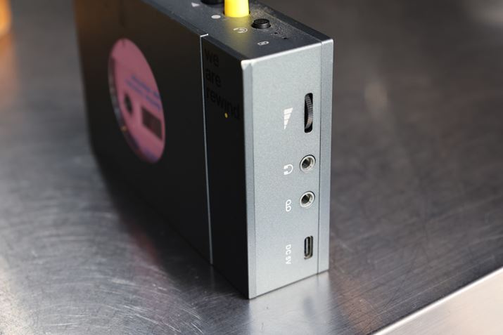 ʂɉʒpzC[3.5mmXeĨwbhzo͂ȂǁBBluetoothCz^wbhzڑłBȂAUSB Type-C[q͏[dp