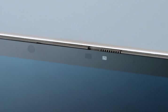 uEnvy x360 14v́AWebJƓ}CN̐\̂łBWebJ͖500fŁAI[gHDR@\𓋍ځBÂ󋵂ł邭␳ffĂ܂BvCoV[JXCb`ƊF؃ZT[Ă܂B}CN̓fA}CNdlŁAAImCY_NV@\𓋍ځBmCY}NAȉ͂邱Ƃ\ł