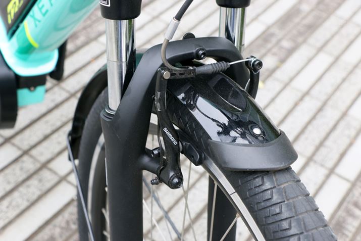 uXEALT L3vƓAV}ḿuVu[Lv𑕔BʃO[he-Bikeł̓fBXNu[L̗p邱ƂAVu[Lɂ邱ƂŃRXg}Ă