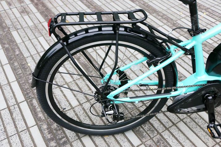 AɂAtgƓD͂˂ȂǂhtF_[𑕔BוȂǂςނ߂̃LAĂ