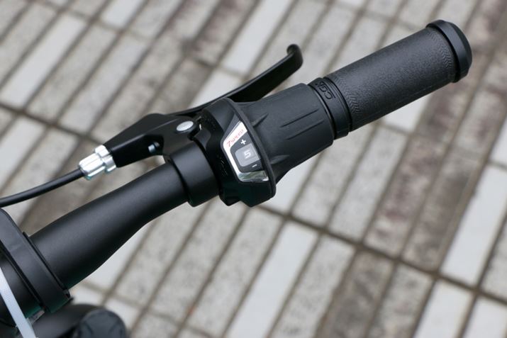 ϑíuXEALT S3FvƓ7iA삵₷悤ɃVtgo[̓Obv񂷃^Cv̗p