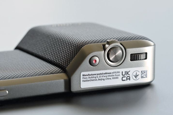 ObvJo[ɂ̓Vb^[{^A^p{^Ao[A_CĂ̂ŁA{iIȃJ삪\ł