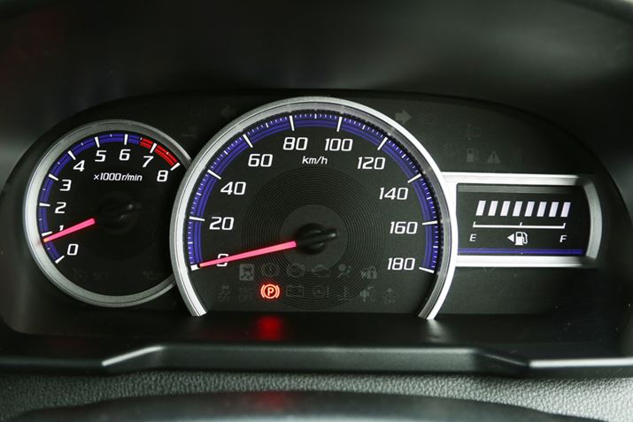 g^u[~[ṽ[^[́A]̃N}Ɠ悤ɉ^]Ȃ̃XeAOɔzĂ