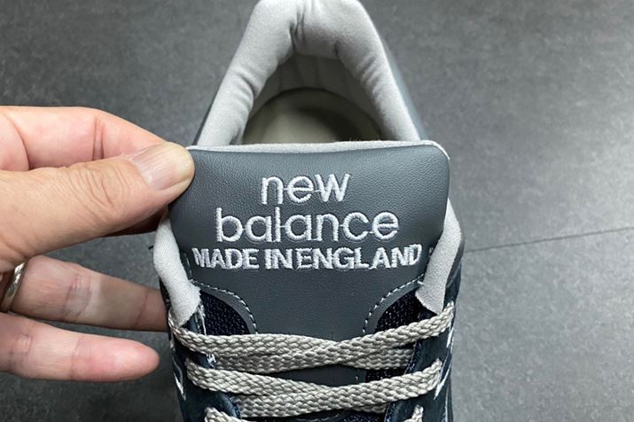 V[^ɃnCGhf̏؂ƂgMADE IN ENGLANDh̎hイzĂ܂