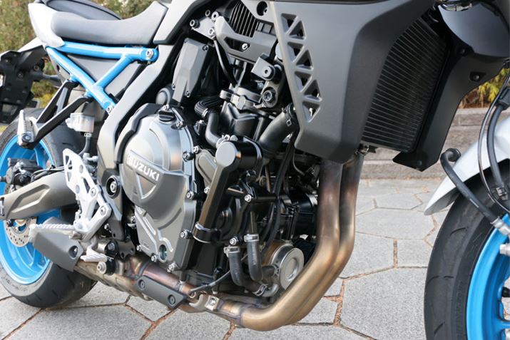 2CGW̒łXŃRpNgȈہBōo͂80PS/8,500rpmŁAőgN76Nm/6,800rpm