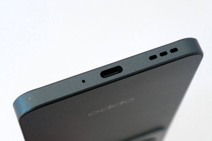 ɂ́A}CNAUSB Type-C|[gAXs[J[