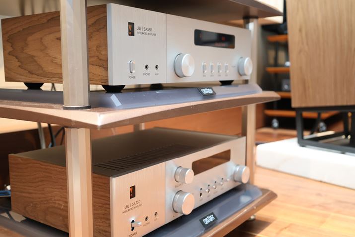 uSA550 ClassicvijƁuSA750WALvij𒮂ׂƁcc