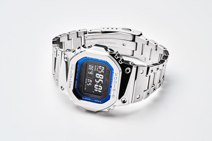 uDW-5000CvuDW-5600v̊p^tHƂ΁AG-SHOCKt@ƂĂ͈SЂƂ