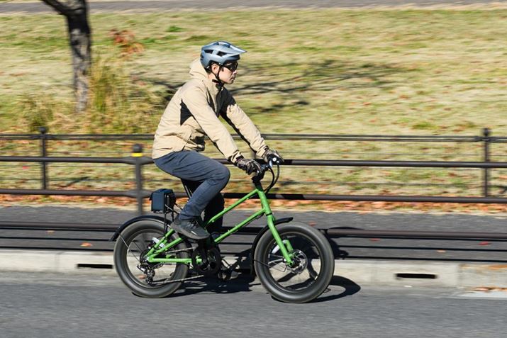 X|[eB[ȃNXoCN~jxȂǂɋ߂Ԏp