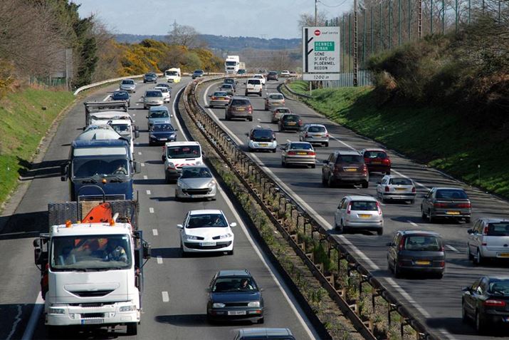 2019NɎBeꂽtX̍H̗lqB䂪ɔׁAƗpԂł̓Z_Xe[VS^Cv󂯂܂