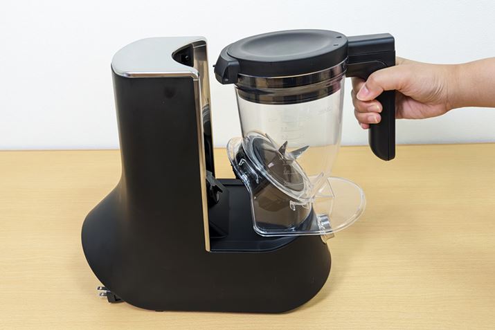 āAOɈƃJbvodlBւ̈ړȂ̂ŁA{̏㕔ɍLԂȂԂłg܂B܂AJbv̓gC^ijȂ̂ŌyʁBJbv̏dʂ͐nƂӂtԂŖ800gł