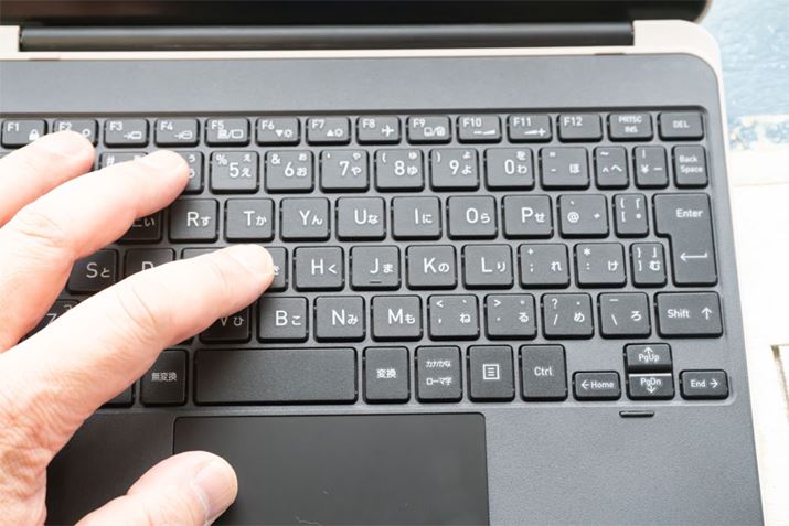 L[{[hhbN̓^CvɃL[gbvuɂAȕ͂\