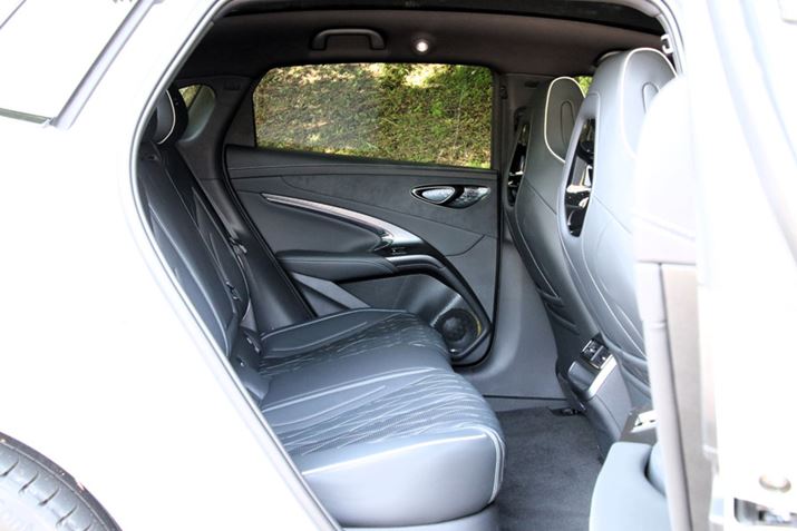 uSEALv́AOȂłȂȂ̏SnƂĂK