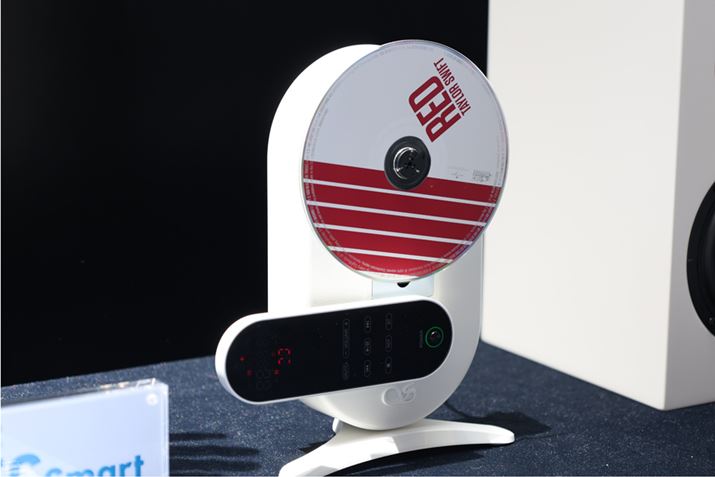 {̒̃o[̃p[c]悤ɃYdg݁B̃o[ɍĐ~̃L[W񂳂ĂBBluetoothŃCzEwbhzXs[J[ɒډM𑗂邱Ƃł邪AAiOo͒[qƂ3.5mmXeI~ĵقAwbhz[qڂĂ