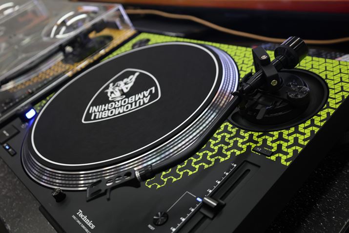 J[oG[Vƌ΁A^[e[uuSL-1200MK7vx[Xɂ{M[jR{[VfuSL-1200M7Bv\ꂽ΂B2024N712ŁA[J[]i176,000~iōj