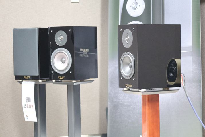 {̃Xs[J[[J[NvǵuKX-0.5P IIv(E)ȂǂWBł͒^Xs[J[̖͂As[B^ł͂Ȃ̂́Au[Xɂ̓fXNgbṽANeBuXs[J[uKS-55HGvWB҂̋Ă