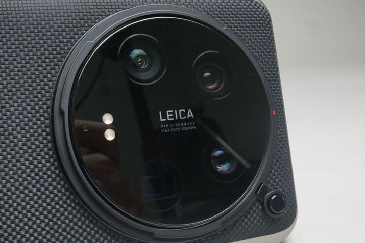 uXiaomi 14 Ultrav́ALpALpA]AyXR[v]̃NAbhJBׂĖ5000f