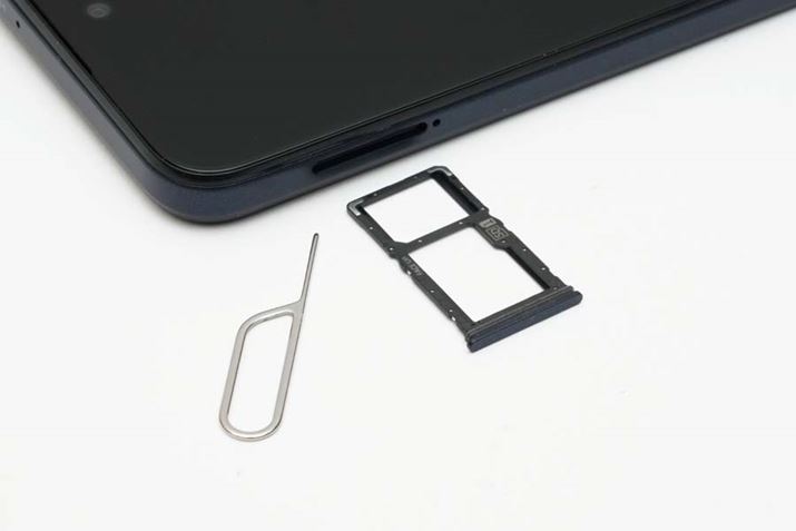 J[hgCɂnanoSIMJ[hmicroSD[J[hiő1TBj𑕒\ł