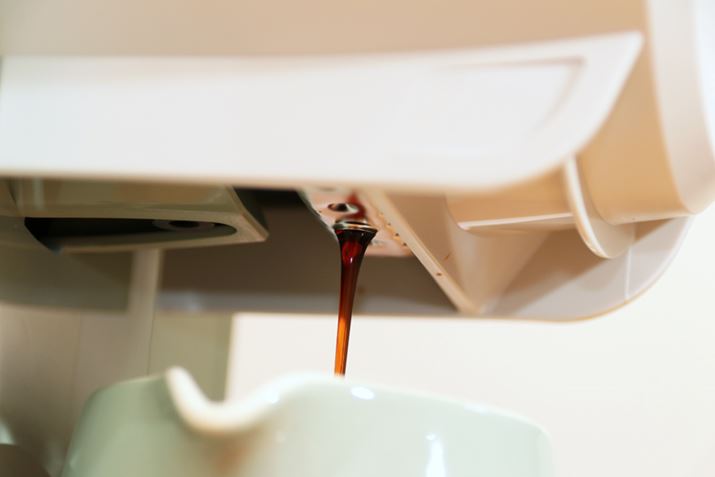 X`[ɂ\M炵oƐi݁AR[q[toĂ܂