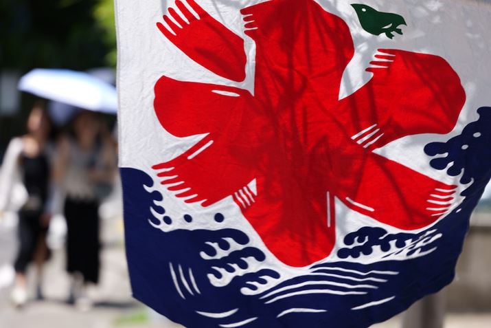 LUMIX S9ALUMIX S 28-200mm F4-7.1 MACRO O.I.S.A127mmAF6.2A1/200bAISO100A+0.3EVAzCgoXFzAtHgX^CFi