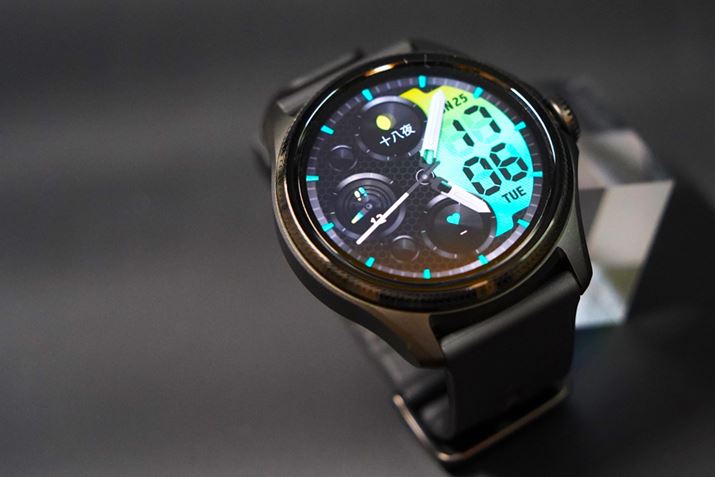 uTicWatch Pro 5 EndurovATCg̔iF49,999~iōjA2024N59