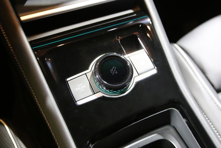 Z^[R\[ɔzꂽuhCrOGNXyGXRg[viSO[hɕWj́AI[fBỈʂȂǂ̂قhCu[hɂ_CNgɃANZXłAIɑł@\Ƃ