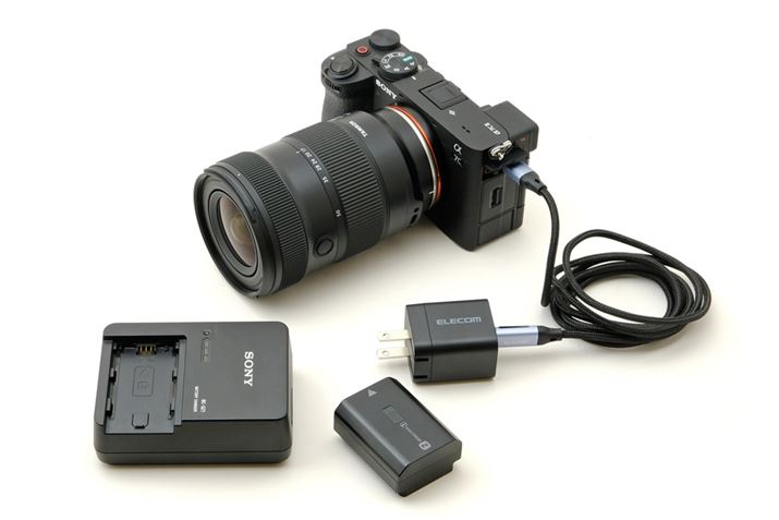 \j[̃tTCY~[XJu7C IIvɂ͏[d֘A̕tipӂĂ܂Bobe[[dɂUSBP[uACA_v^[ȂǂŗpӂKv܂i摜USBP[uAACA_v^[Aobe[`[W[͕M҂ʓrŵłj