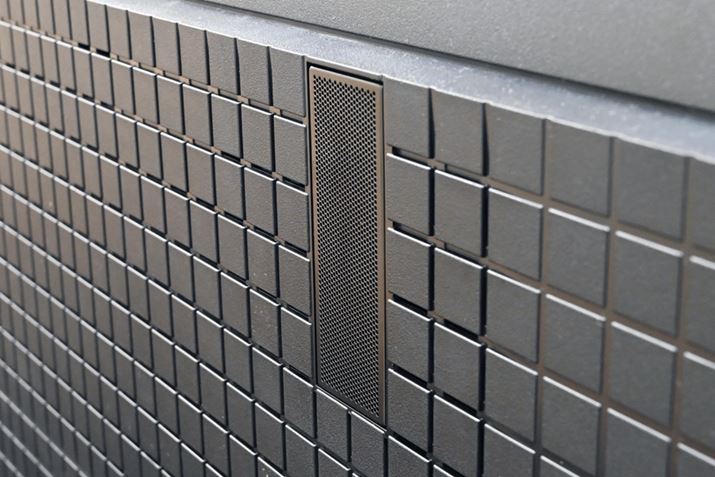 {̔wʏ㕔ɐ݂Ăr[cC[^[