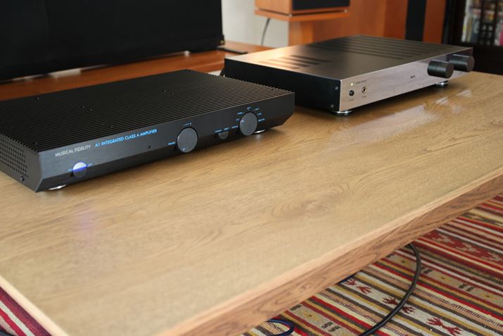 ͖`ŏЉMusical FidelityuA1vɎؗpĂB̃r[J\肾