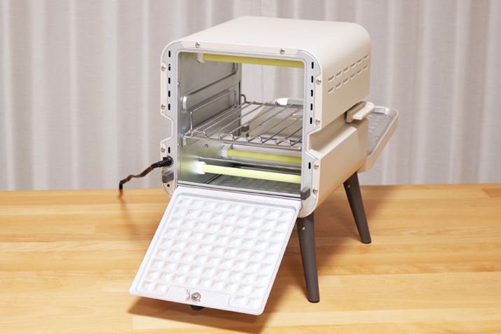 {̔wʂ̕ǂJƁAOł͎肪͂Ȃ̉q[^[̉ɗpꂢɎ܂B͕֗I