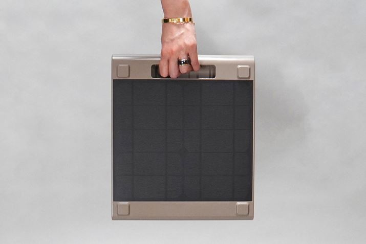 nh͐[2cmقǂ̂ڂ݂Ȃ̂ŁAw|Ď^т܂B肪傫ƔɈ肵܂񂪁AƂ̒ẍړȂ\Bdʂ͖1.9kgƔrIyʂȂ̂ŁAwŎłSɂ͊܂ł