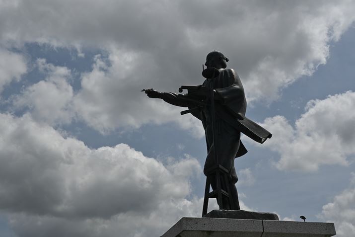 w̃[^[ɂ͈ɔ\hŵقwėĂ܂Bɔ\h͓{en𑪗ʂA{ŏ߂Ďœ{n}̐lłZ fcANIKKOR Z 28mm f/2.8AF8A1/1600bAISO100A-0.3EVAzCgoXFI[g1i͋CcjAsN`[Rg[FX^_[h