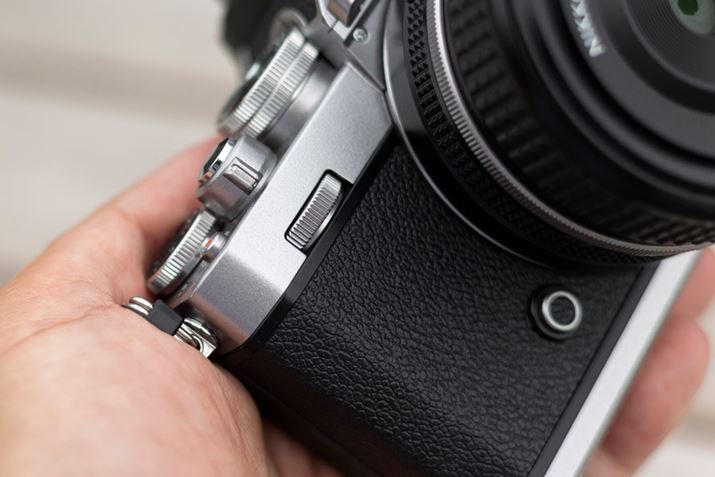 wʂ̐ewőłʒuɃCR}h_CAOʂ̐lw⒆wőłʒuɃTuR}h_CFn{^𑕔B̂̃_C{^D݂ɃJX^}CY邱Ƃő쐫߂ꂻł