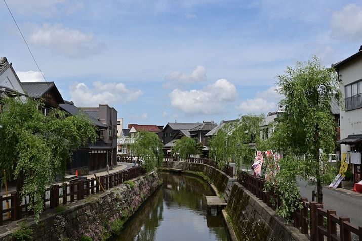 ̂قƂ̖ɕāAƂĂ܂Bӂ̂̊EG͗M^̒pnƂāA]ˎ̌ɂ͑ςȓ킢ĂłB]˂֕^łƂāA͖k̏]˂ƌĂ΂܂łɐĂ܂Z fcANIKKOR Z 28mm f/2.8AF9A1/320bAISO100AzCgoXFI[g1i͋CcjAsN`[Rg[Fi