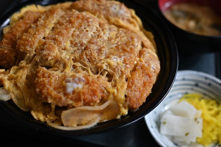 ˂łA̓Jc܂B͉VLłZ fcANIKKOR Z 28mm f/2.8AF2.8A1/160bAISO100A+0.3EVAzCgoXFI[g1i͋CcjAsN`[Rg[FX^_[h