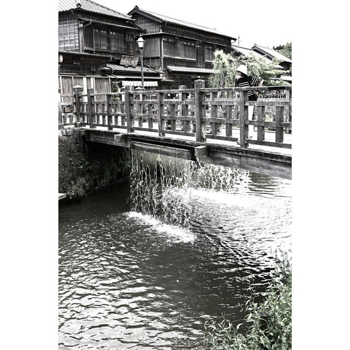 󋴁Aʏ́uW[W[vł́A̗𒲐邽30ɐ܂Z fcANIKKOR Z 28mm f/2.8AF6.3A1/160bAISO100A+0.3EVAzCgoXFAUTOAsN`[Rg[Fh}