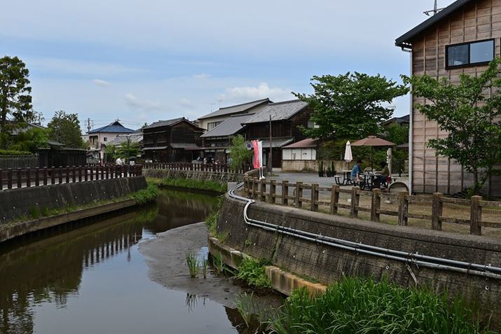 42mmƂނɍLBĂ܂悤ȂƂȂALi\}߂₷łZ fcANIKKOR Z 28mm f/2.8AF9A1/320bAISO100A-0.3EVAzCgoXFRAUTOAsN`[Rg[Fi