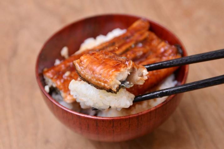 OłA̒ōł炵ƒéBׂȏ̂悤ȃGbWA݂⍁΂ȂǂāA̕G{̂Ȃ炵Ǝ܂