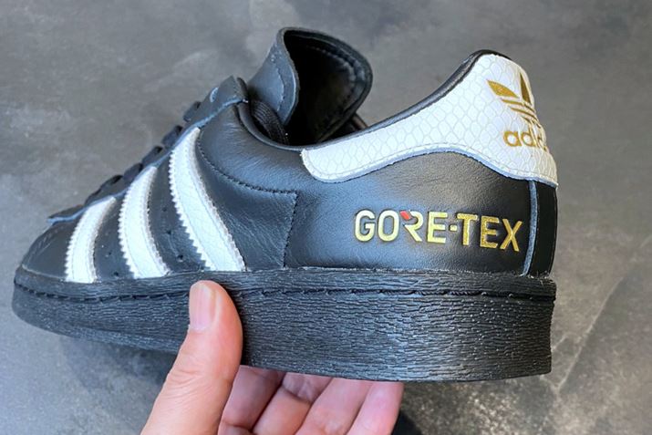 uGORE-TEXv̗̍pɂAˑR̉JɂΉłh\Ă邽߁AAEghAANeBuȃV[łSĒpł܂